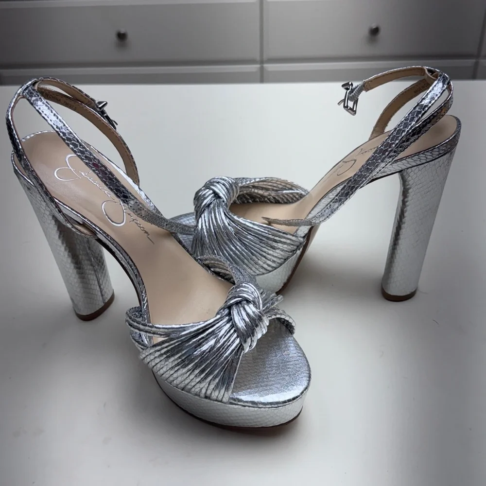 Jessica Simpson Metallic Silver Knot-Front Platform Sandals